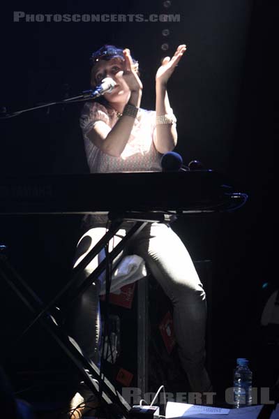 BAT FOR LASHES - 2007-07-04 - PARIS - Nouveau Casino - 